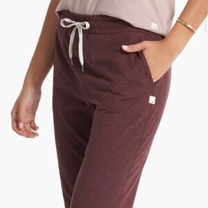 Vuori Women’s Performance Dreamknit Jogger- long